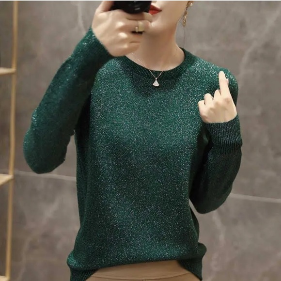 Basic Editions Sweaters - Basic Editions Green with Metallic Thread Sweater Size M NWOT